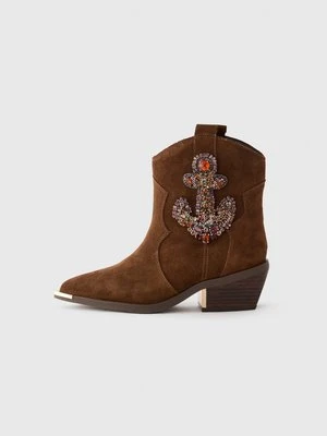 Botki kowbojki i motocyklowe Alma en Pena