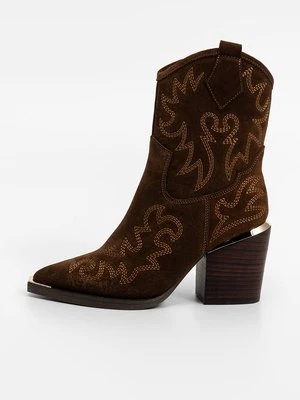 Botki kowbojki i motocyklowe Alma en Pena