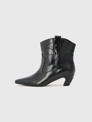 Botki kowbojki i motocyklowe Bianco