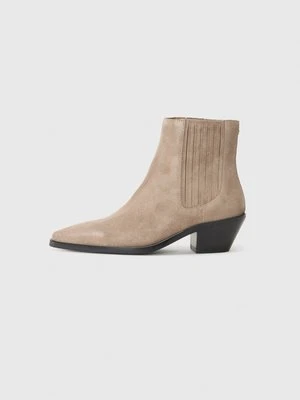 Botki kowbojki i motocyklowe Boss