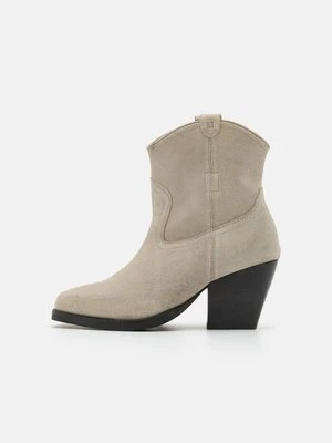 Botki kowbojki i motocyklowe Bronx