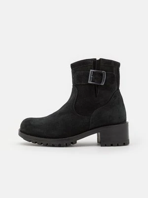 Botki kowbojki i motocyklowe Bullboxer