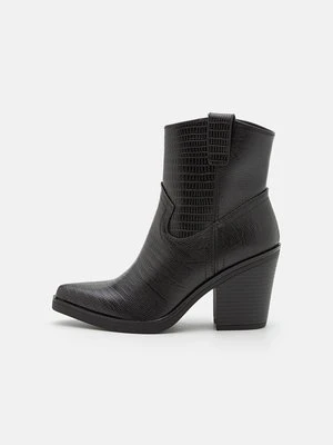 Botki kowbojki i motocyklowe Call it Spring