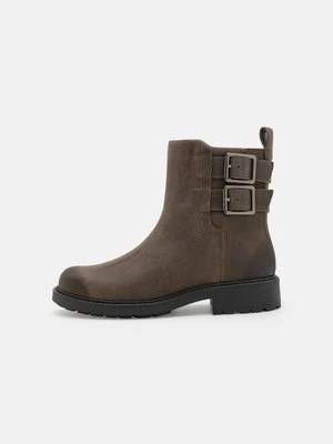 Botki kowbojki i motocyklowe Clarks