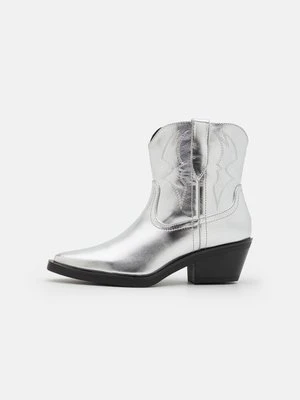 Botki kowbojki i motocyklowe Even&Odd Wide Fit