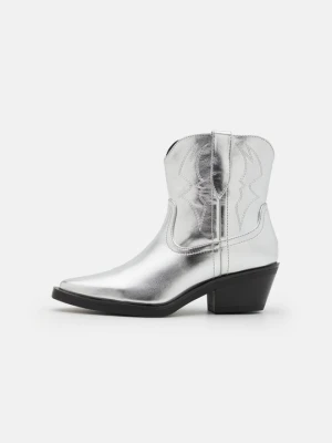 Botki kowbojki i motocyklowe Even&Odd Wide Fit By Zalando srebrny