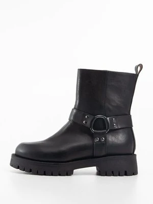 Botki kowbojki i motocyklowe Jonak