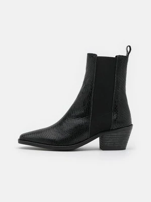 Botki kowbojki i motocyklowe Jonak