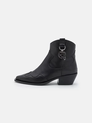 Zdjęcie produktu Botki kowbojki i motocyklowe Karl Lagerfeld