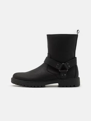 Botki kowbojki i motocyklowe Pier One