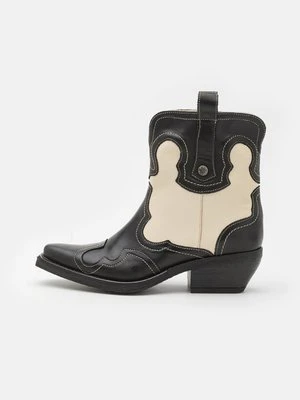 Botki kowbojki i motocyklowe Steve Madden