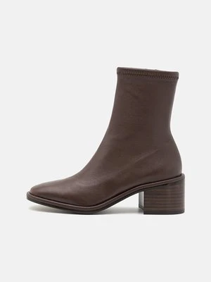 Botki Loeffler Randall