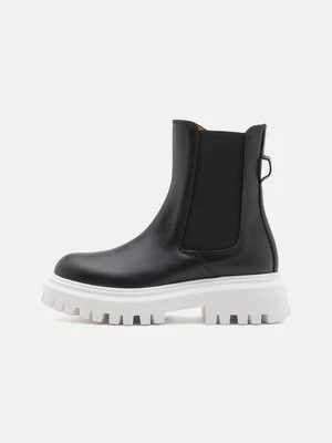 Botki Marni