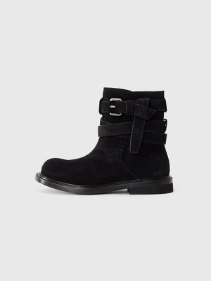Botki Moschino