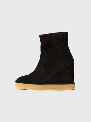 Botki na koturnie Castañer