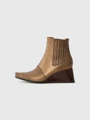 Botki na koturnie Chie Mihara