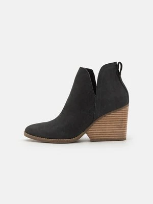Botki na koturnie TOMS