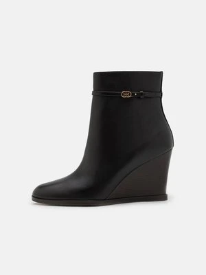 Botki na koturnie TORY BURCH