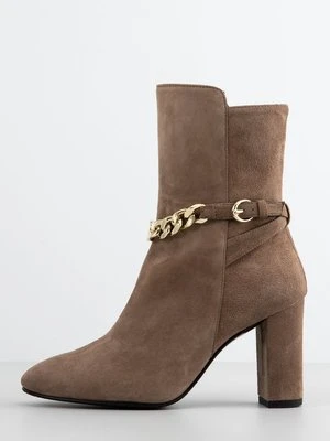 Botki na obcasie aigner