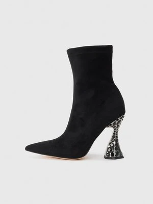 Botki na obcasie Alma en Pena