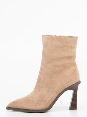 Botki na obcasie Alma en Pena