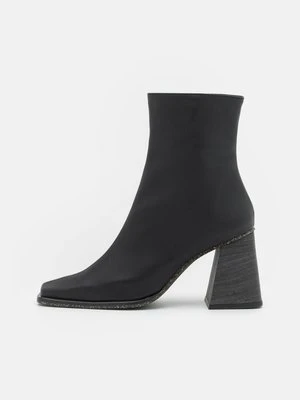 Botki na obcasie ALOHAS