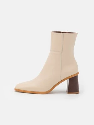 Botki na obcasie ALOHAS