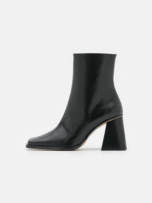 Botki na obcasie ALOHAS