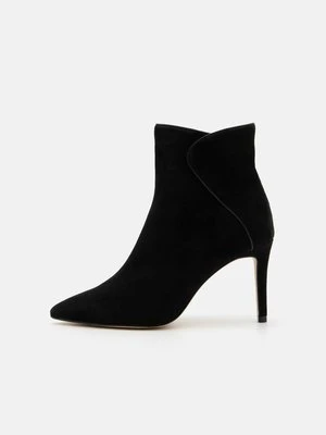 Botki na obcasie Anna Field