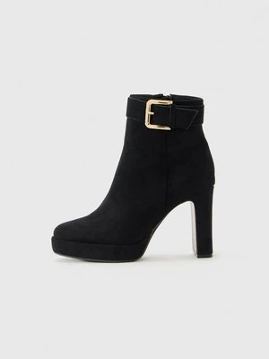 Botki na obcasie Anna Field