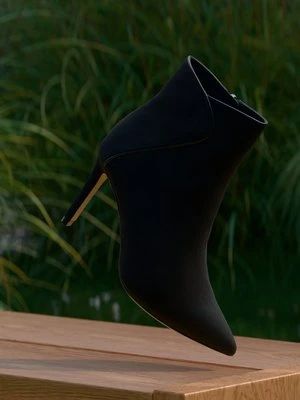 Botki na obcasie Anna Field