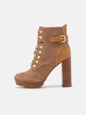 Botki na obcasie Anna Field