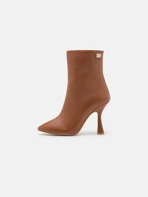 Botki na obcasie Blugirl Blumarine koniakowy