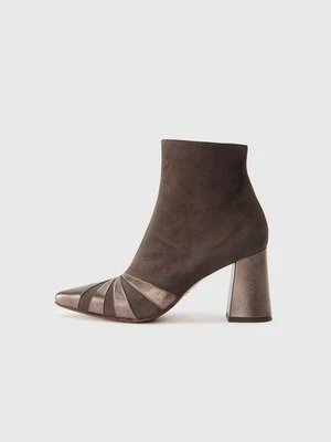 Botki na obcasie Chie Mihara