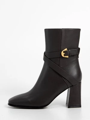 Botki na obcasie Coccinelle