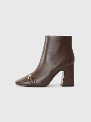 Botki na obcasie Coccinelle