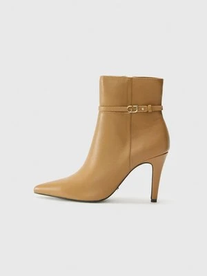 Botki na obcasie Gaudi