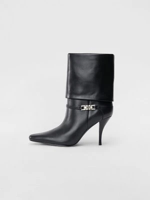 Botki na obcasie Guess