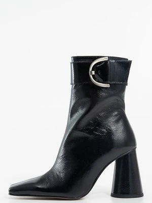 Botki na obcasie Jonak