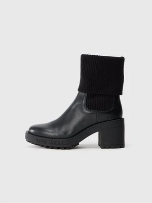 Botki na obcasie LOVE MOSCHINO czarny