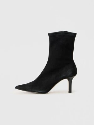 Botki na obcasie & Other Stories