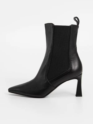 Botki na obcasie Pollini