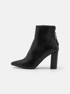 Botki na obcasie Raid