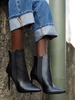 Botki na obcasie Raid