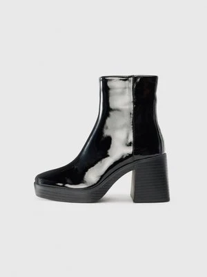 Botki na obcasie Raid