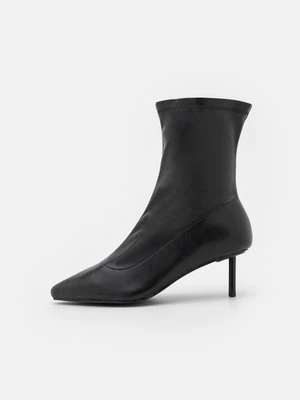 Botki na obcasie Raid Wide Fit