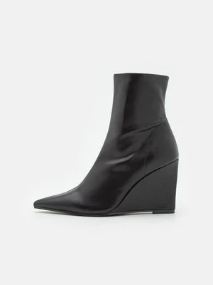 Botki na obcasie Steve Madden