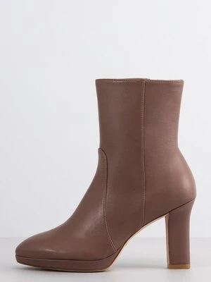Botki na obcasie Stuart Weitzman