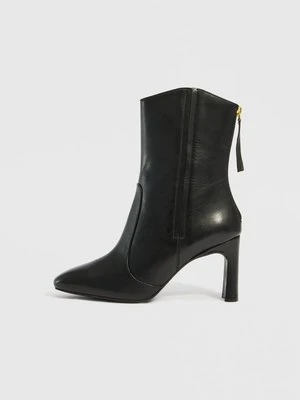 Botki na obcasie Unisa