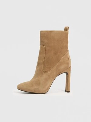 Botki na obcasie Unisa